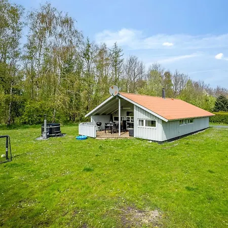 Holiday home Bjart - 1-5km From The Sea In Lolland- Falster And Mon By Interhome *